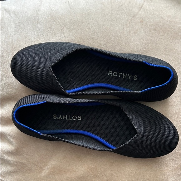 Rothy's women’s Black and Blue flats - Picture 6 of 6